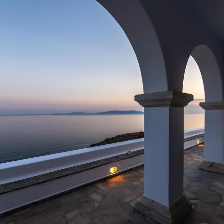 La Chapelle Ouest In Tinos Agios Romanos