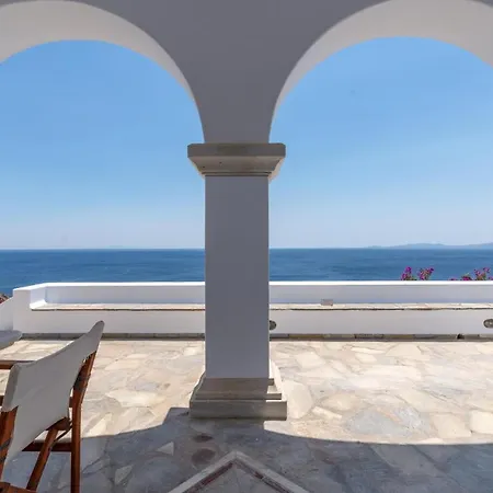 La Chapelle Ouest In Tinos Agios Romanos