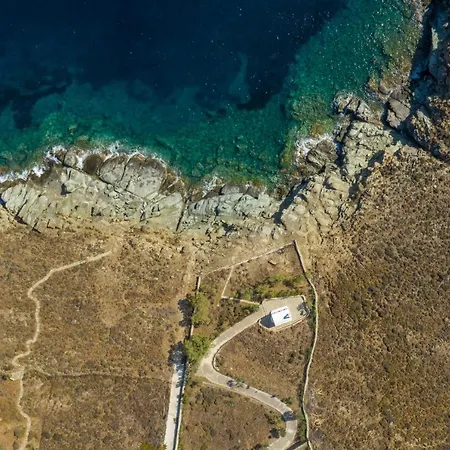 La Chapelle Ouest In Tinos Agios Romanos